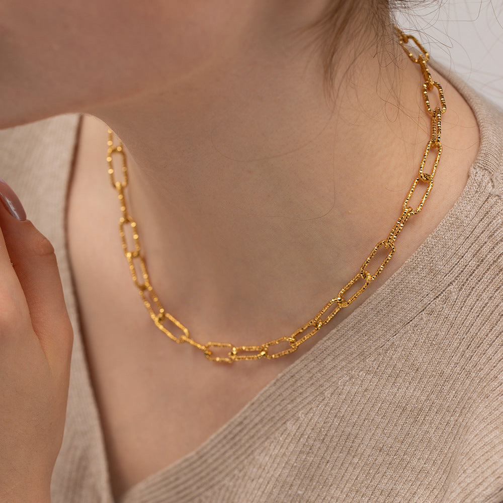 Stralend Goud: De Tijdloze Schoonheid van Gouden Sieraden voor Dames